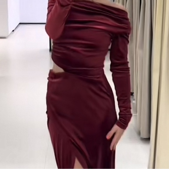 ZARA NWT 🎄holiday season VELVET  DRESS SIZE XS
🚨FIRM PRICE NO DISCOUNT - Picture 13 of 16